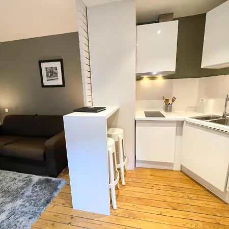 - Place Des Quinconces Apartment