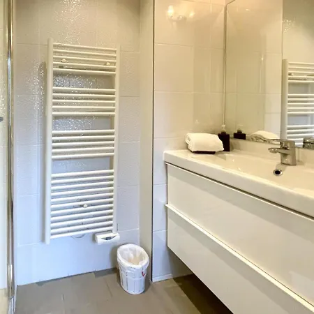 - Place Des Quinconces Apartment Bordeaux